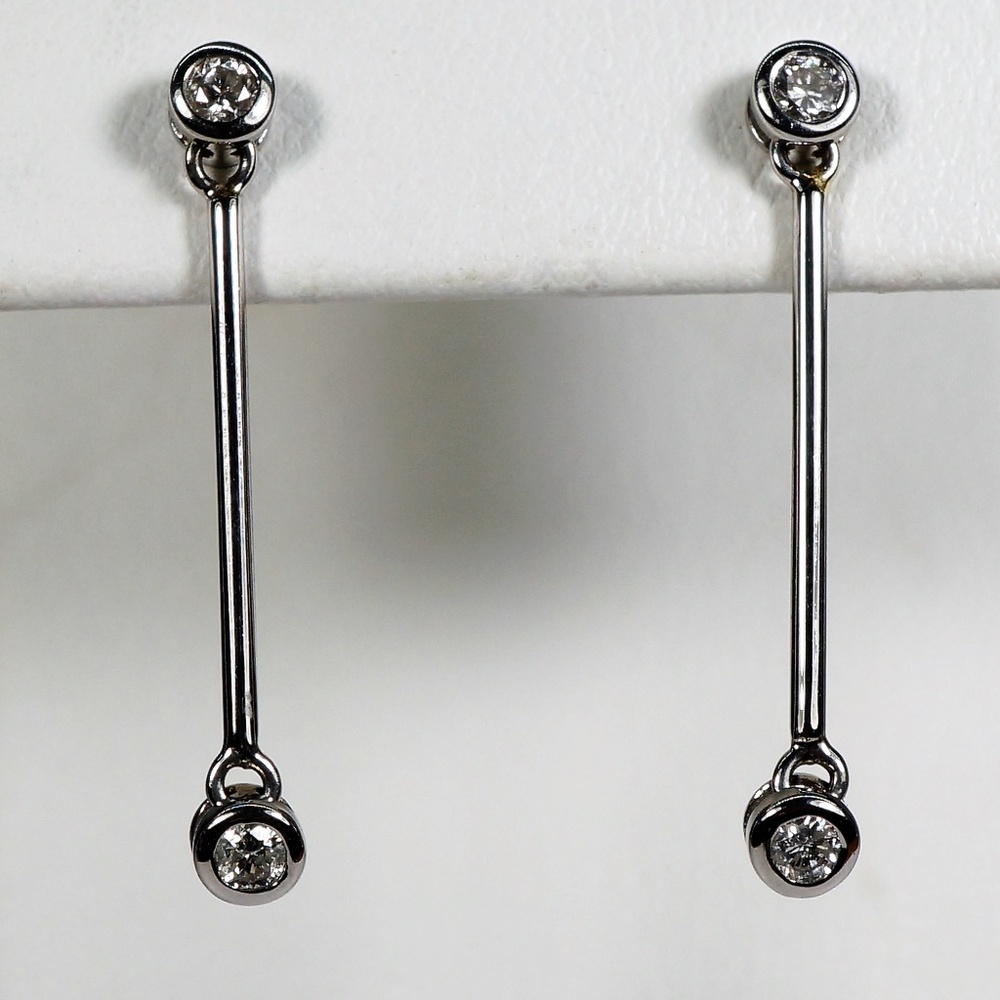White gold (14K) diamond dangle earrings